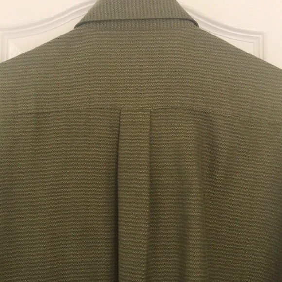 💚Button Down Shirt💚 - Picture 8 of 9